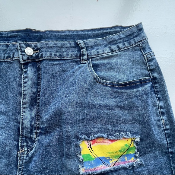 Plus size rainbow heart distressed jean shorts - Picture 6 of 14